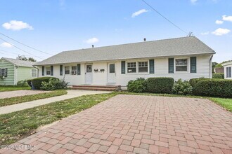 Building Photo - 1122 Pine Bluff Ave