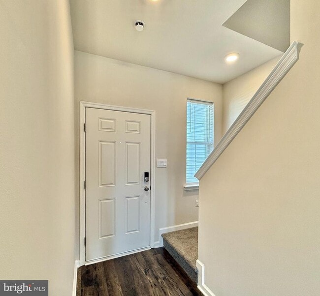 Building Photo - 200 Mazzeo Dr