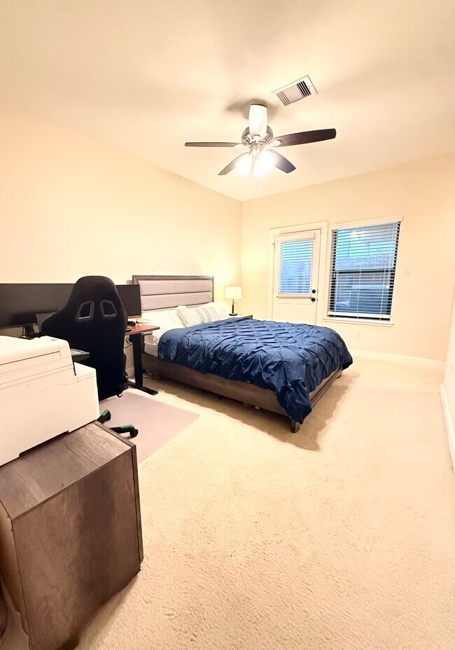 Foto del edificio - 5811 Maxie St