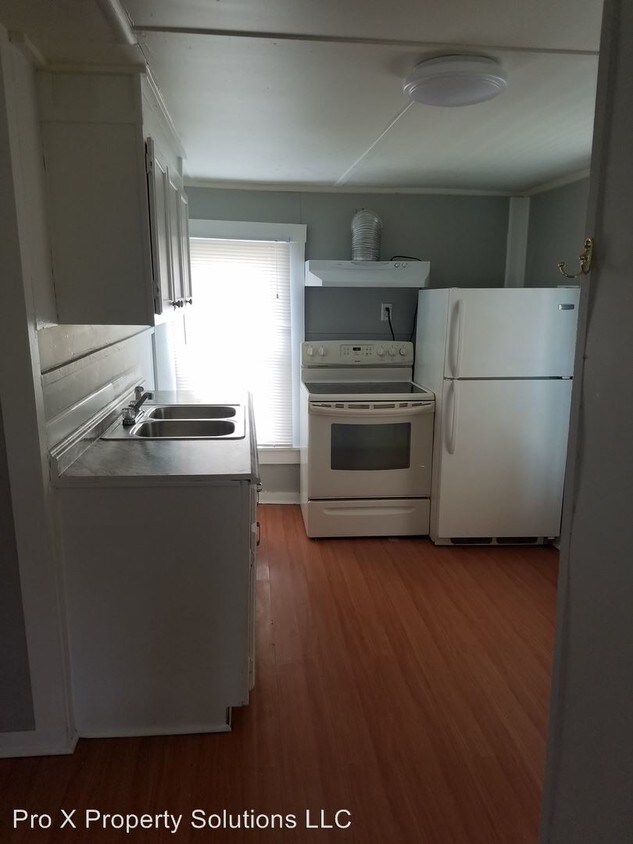 Foto del edificio - 822 E 9th St