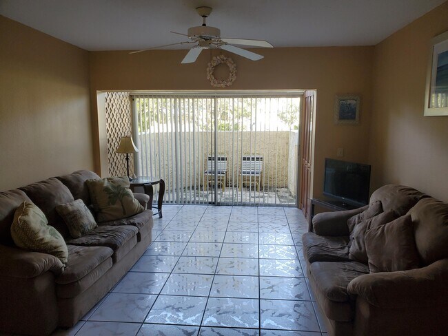 Foto del edificio - 1534 SE Royal Green Cir