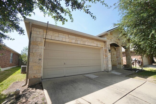 Foto del edificio - 18621 Dry Pond Dr