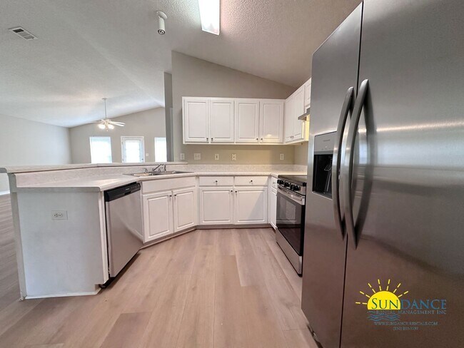Building Photo - 4 Bedroom Home in Marsh Harbor Subdivision-Brand New Appliances!