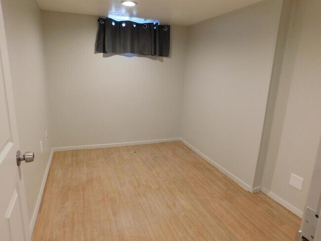 Building Photo - 625-1300 S 1300 E