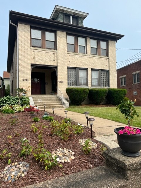 Frente del edificio - 2924 Espy Ave