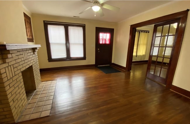 Foto del edificio - 317 E 20th St