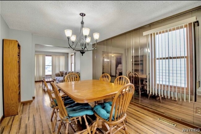 Foto del edificio - 228 Pine St