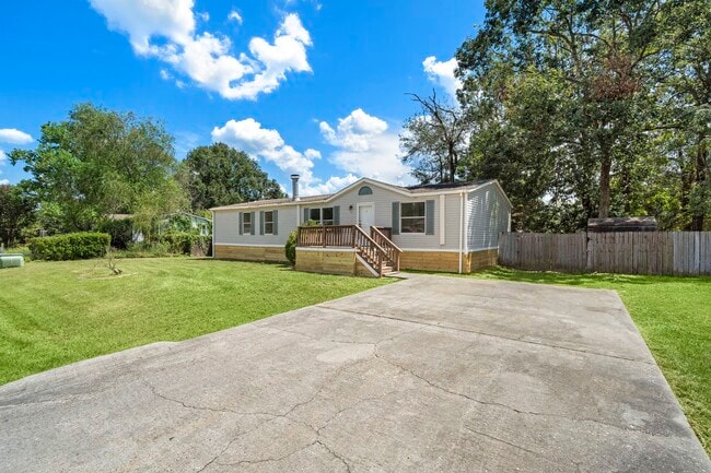 Foto del edificio - 16482 Pisces Rd