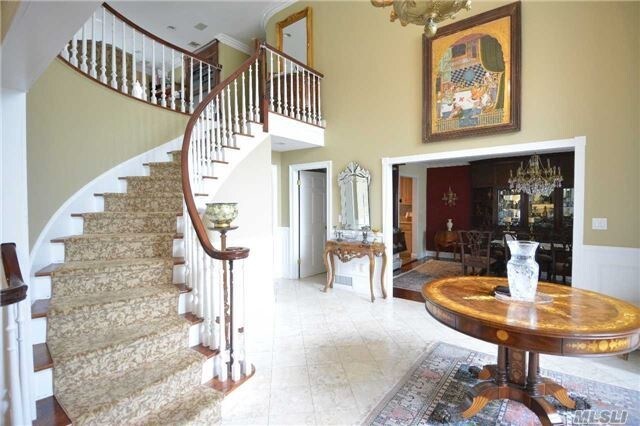 Building Photo - 16 Quaker Ridge Dr
