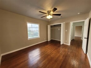 Building Photo - 4302 Dickson St