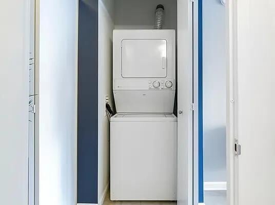Building Photo - 535 W 23 St