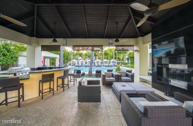 Foto del edificio - 3 br, 2 bath Apartment - 1301 E Sunrise Blvd