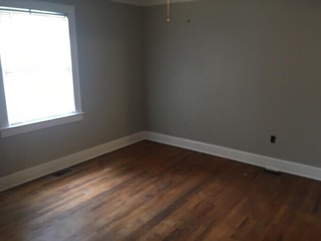 Building Photo - 27 Willingham St.