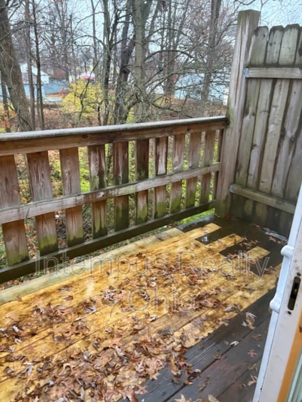 Building Photo - 57 Willow Dr