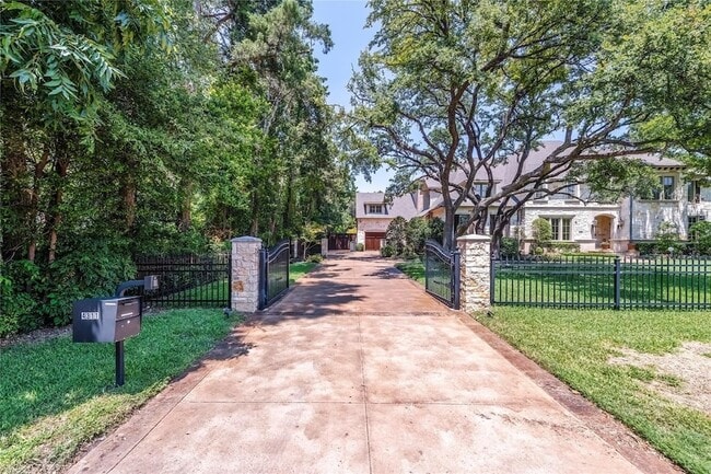 Building Photo - 4311 Brookview Dr