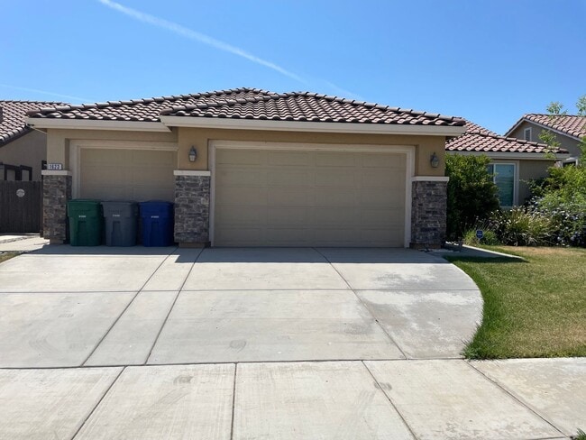 Building Photo - Coming Soon – Beautiful 4 Bedroom, 3 Bathr...