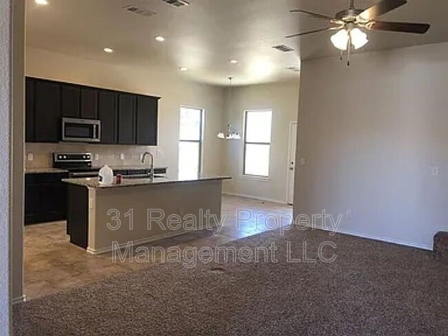 Foto del edificio - 912 Yancy St