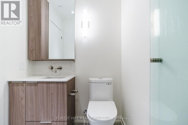 Photo du bâtiment - 110 Broadway Ave