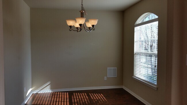 Building Photo - 5769 Dunraven Trl