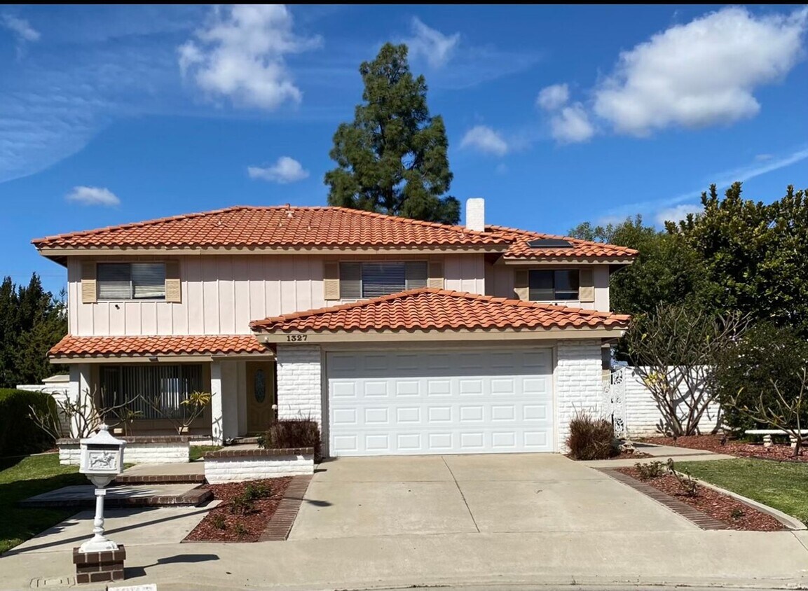 Foto principal - 3 BEDROOM 2 BATH RECENTLY REMODELED ORANGE...