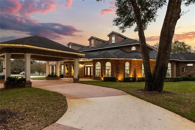 Foto del edificio - 1501 Lake Markham Rd