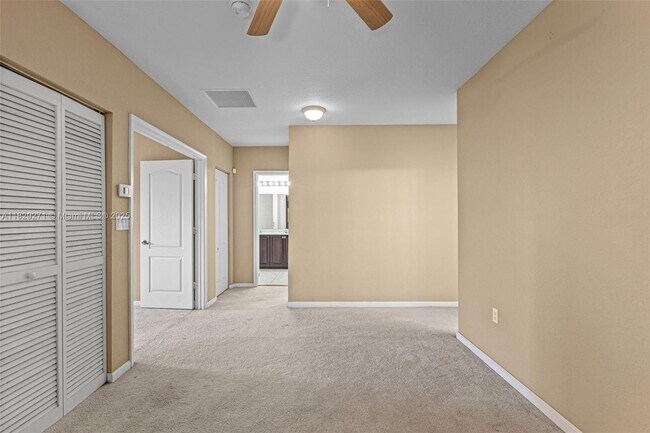 Foto del edificio - 20530 NW 12th Ct