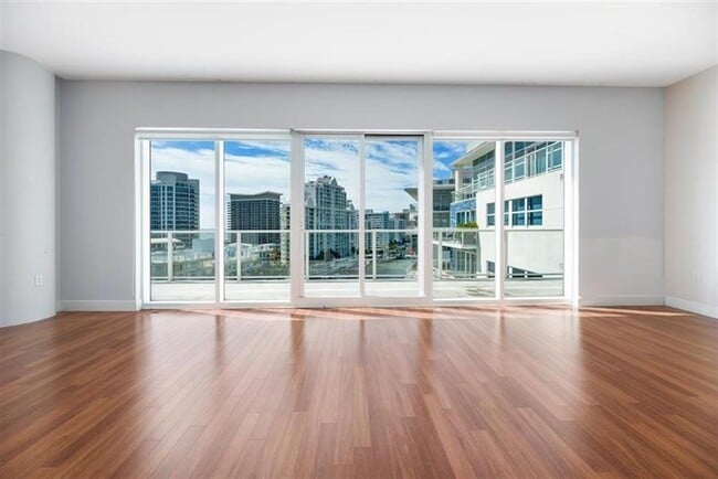 Foto del edificio - 6103 Aqua Ave
