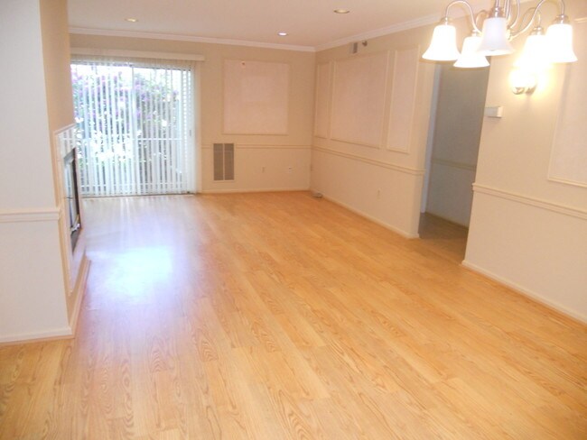 Building Photo - 1 Brookside Ln
