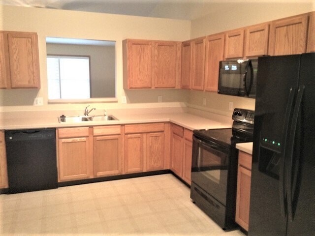 Building Photo - 2331 Myrtle Valley Dr