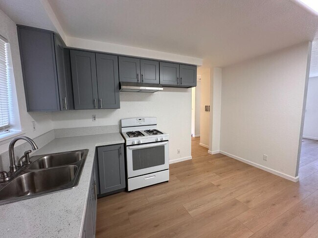 Foto del edificio - 16260 Orange St