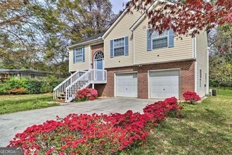 Building Photo - 483 Oak Dr