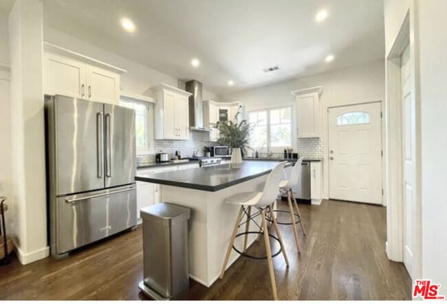 Foto del edificio - 3218 W 27th St