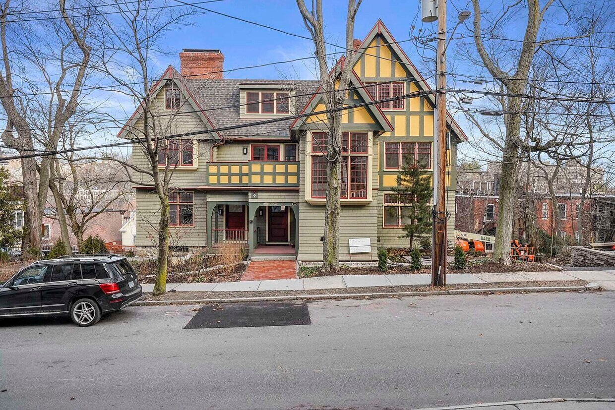 Primary Photo - 165 Winthrop Rd