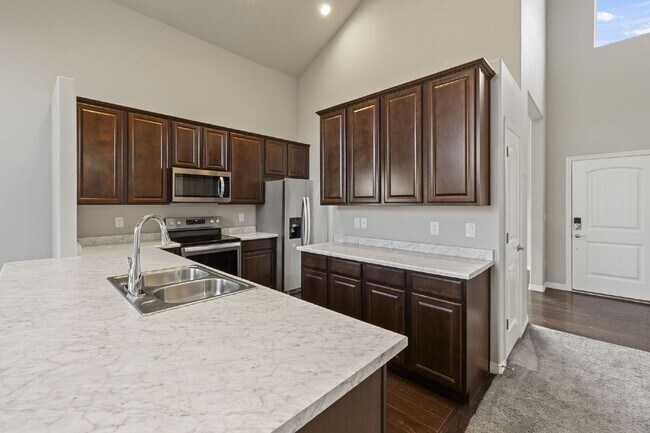 Foto del edificio - Newer home located in Larson Ranch Communi...