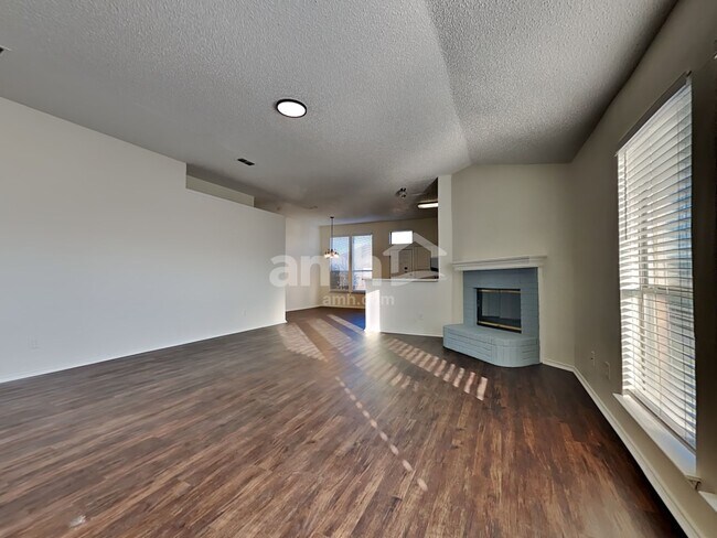 Building Photo - 8629 Garden Springs Dr