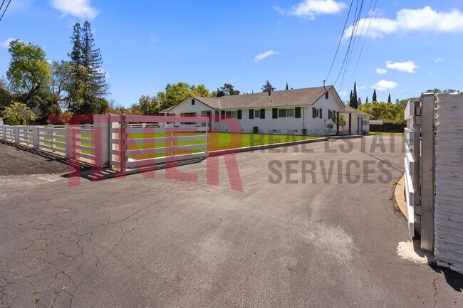 Building Photo - Like New ADU home with fabulous amenities ...