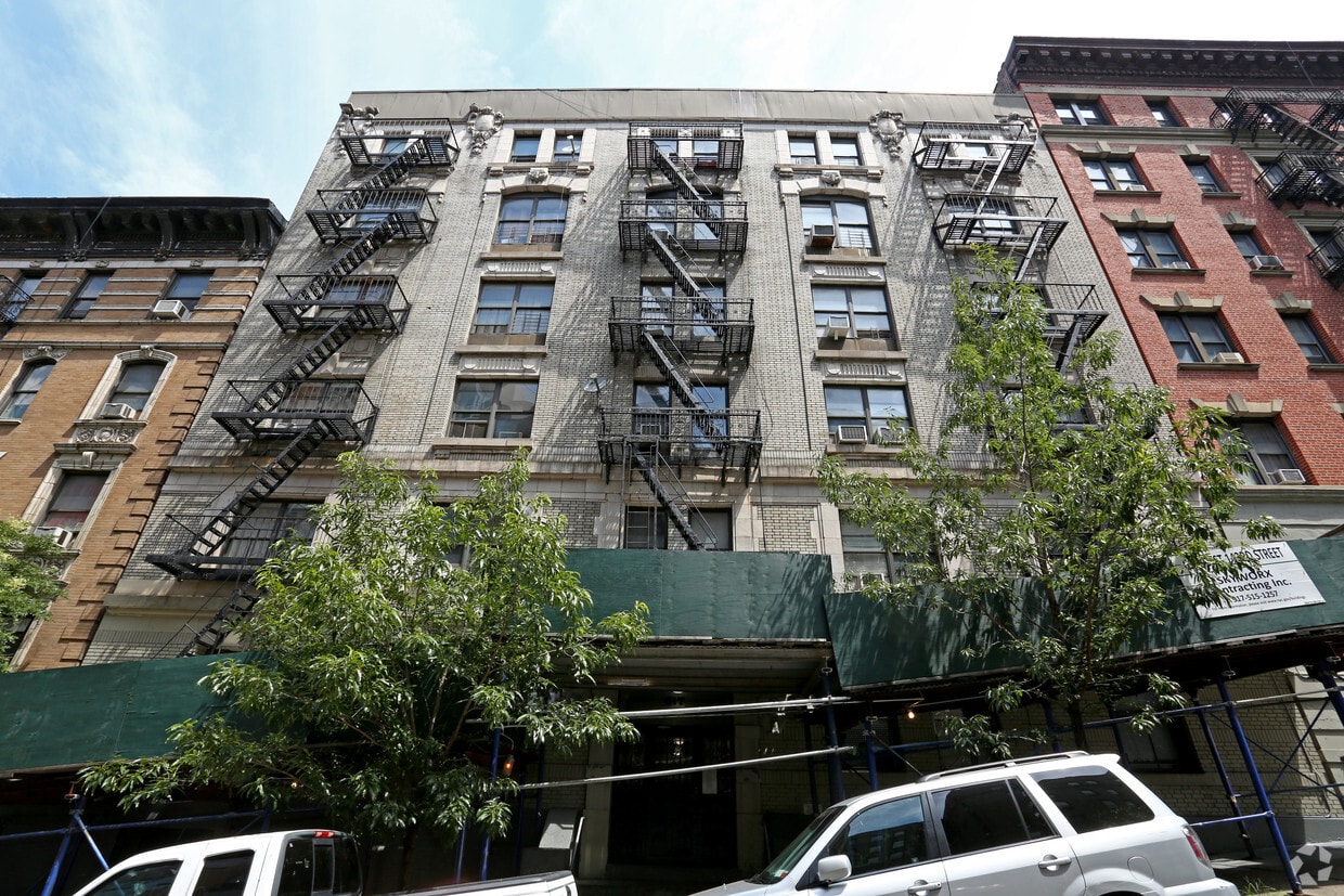 Building Photo - 617 W 143rd St