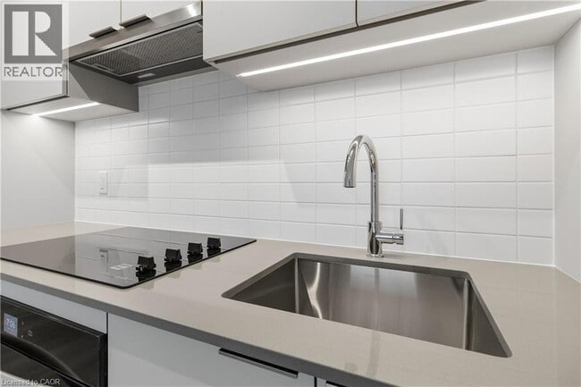 Photo du bâtiment - 3071 Trafalgar Rd