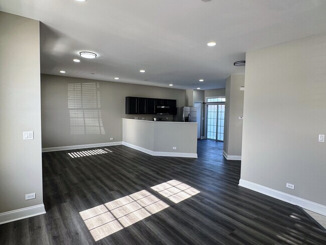 Foto del edificio - 102 Soo Line Dr