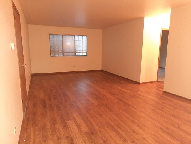 Building Photo - 577 Anita Ave