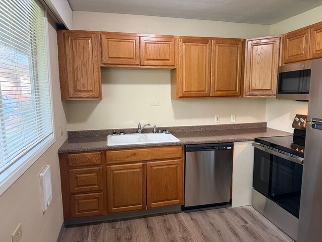 Foto del edificio - Updated 2 bedroom 1 bath duplex in Eugene!