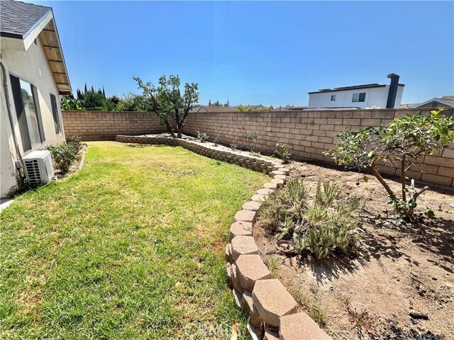 Foto del edificio - 4946 E Glenview Ave