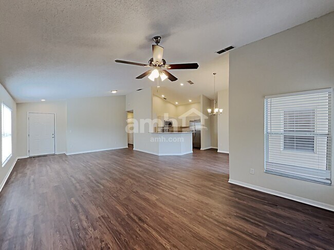 Building Photo - 4243 Pacifica Drive