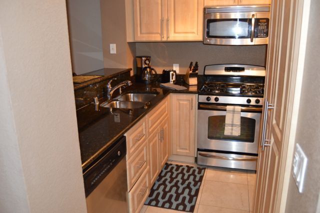 Building Photo - Meridian TOP FLOOR Luxury Condo with Strip...