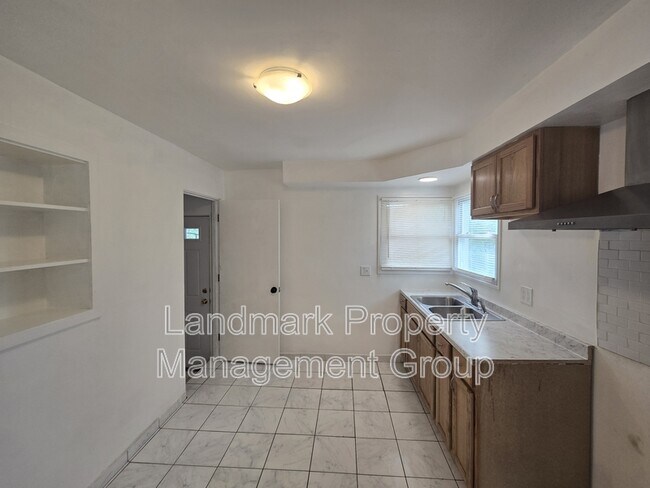 Building Photo - 19514 Woodbine St