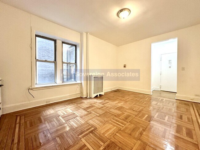 Foto del edificio - 187 Pinehurst Avenue