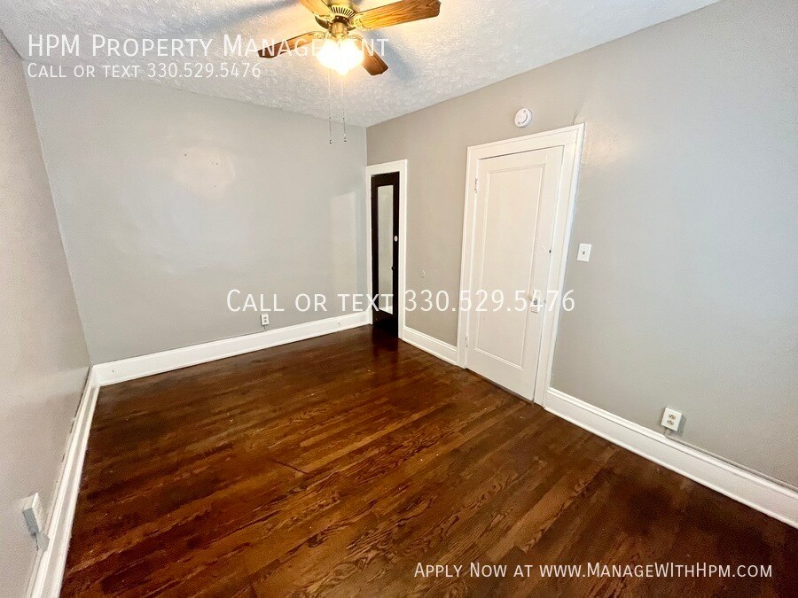 Building Photo - One-Bedroom Apartment for Rent. 1/2 off fi...