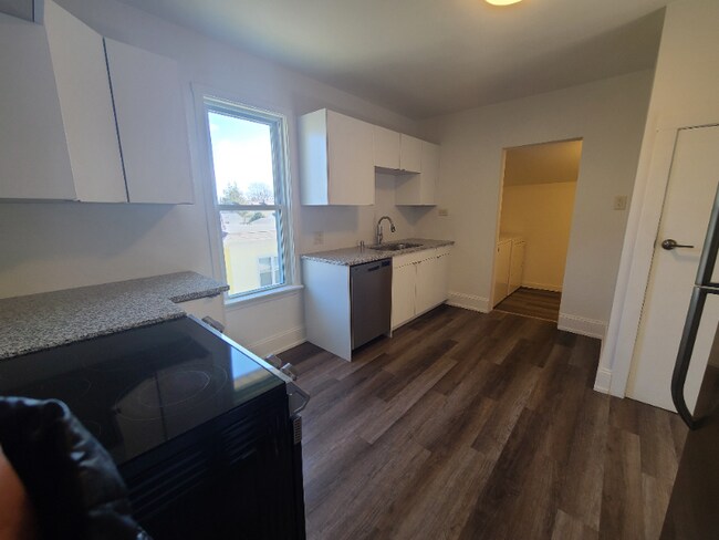 Foto del edificio - 1017 E Main St