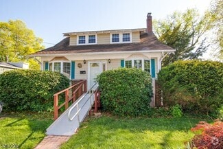 Building Photo - 33 Bassett Ave