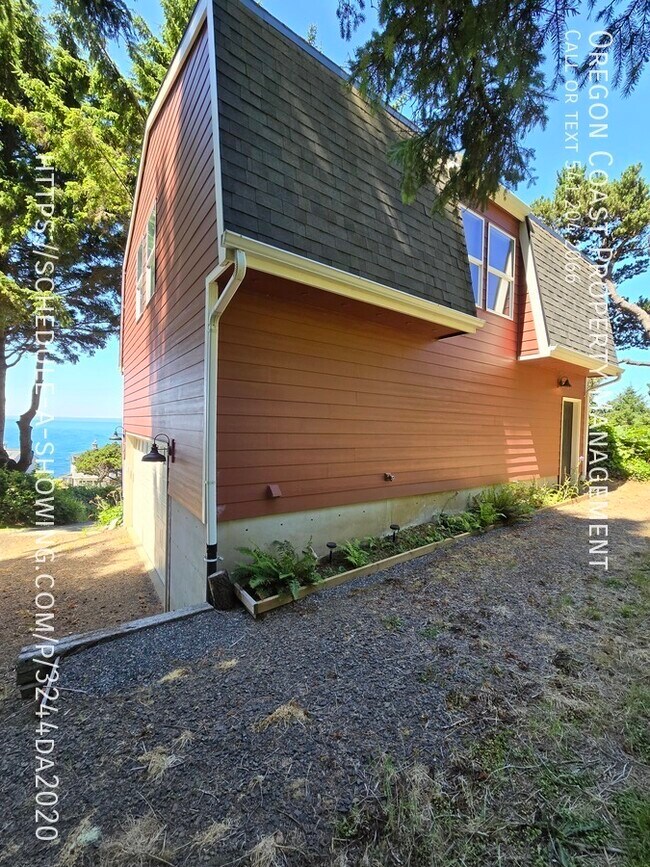 Building Photo - 2Bed/1Bath w/ Ocean Views!